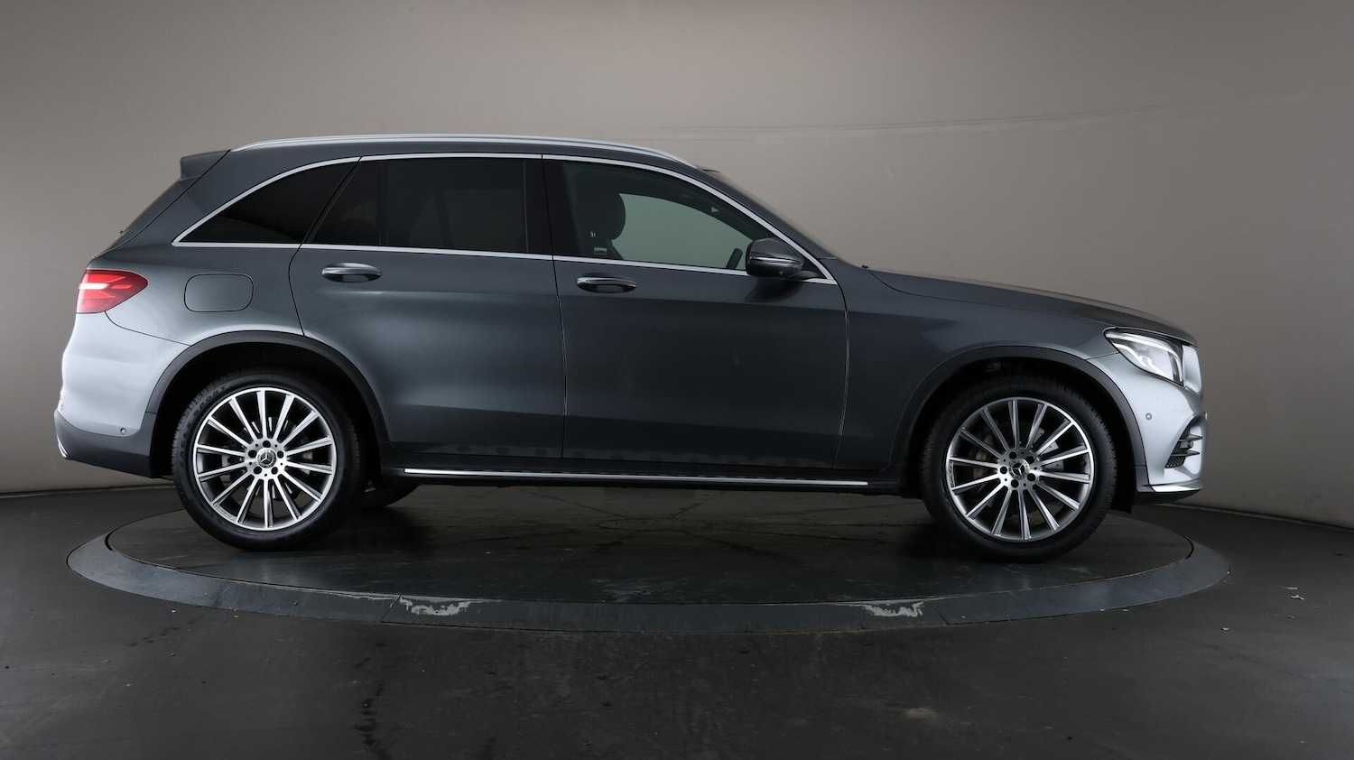 Used Mercedes-Benz GLC 2018 for sale - 76137556: Photo 62