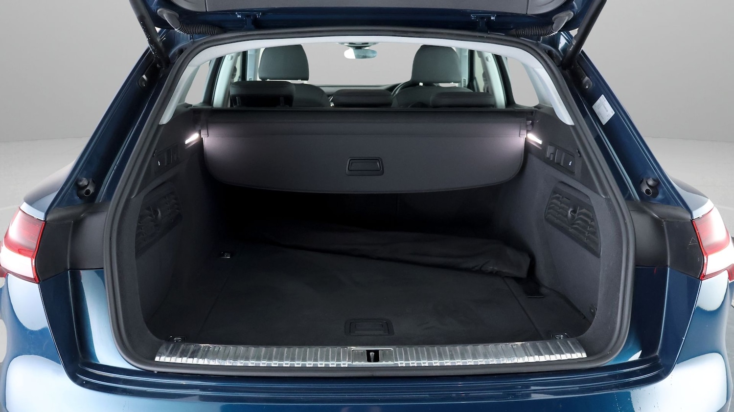 Used Audi e-tron 2021 for sale - 77947211: Photo 16