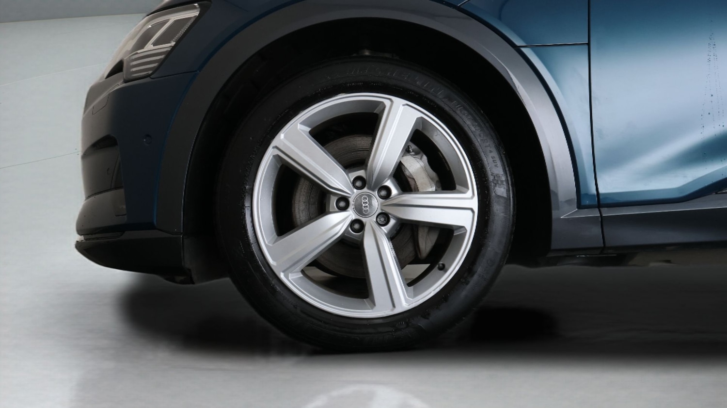 Used Audi e-tron 2021 for sale - 77947211: Photo 17