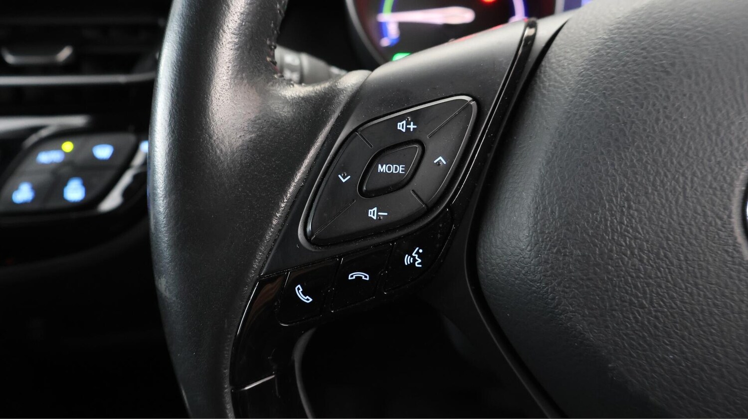 Used Toyota C-HR 2022 for sale - 76380741: Photo 23