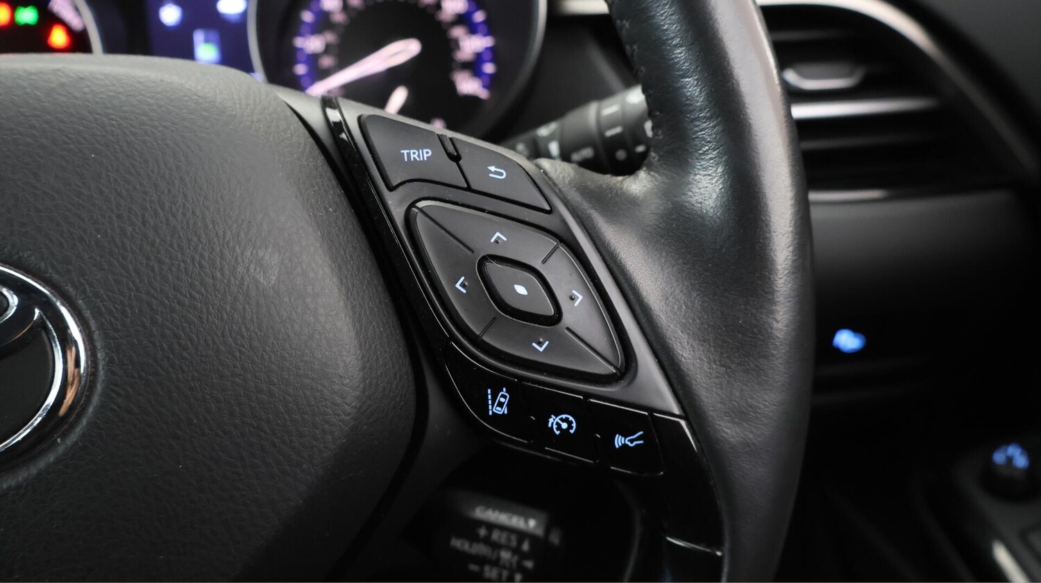 Used Toyota C-HR 2022 for sale - 76380741: Photo 24