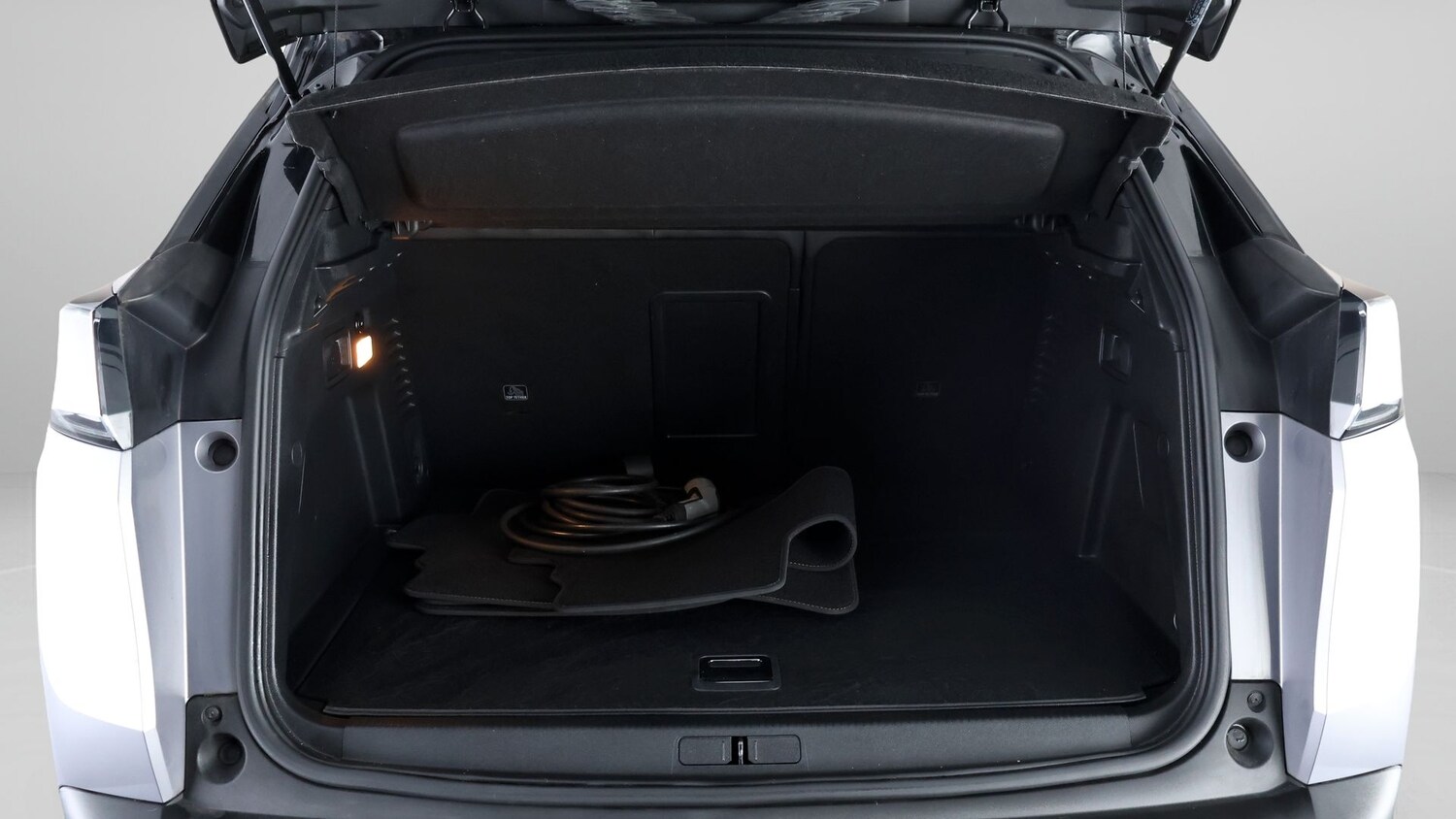 Used Peugeot 3008 2021 for sale - 77352122: Photo 17