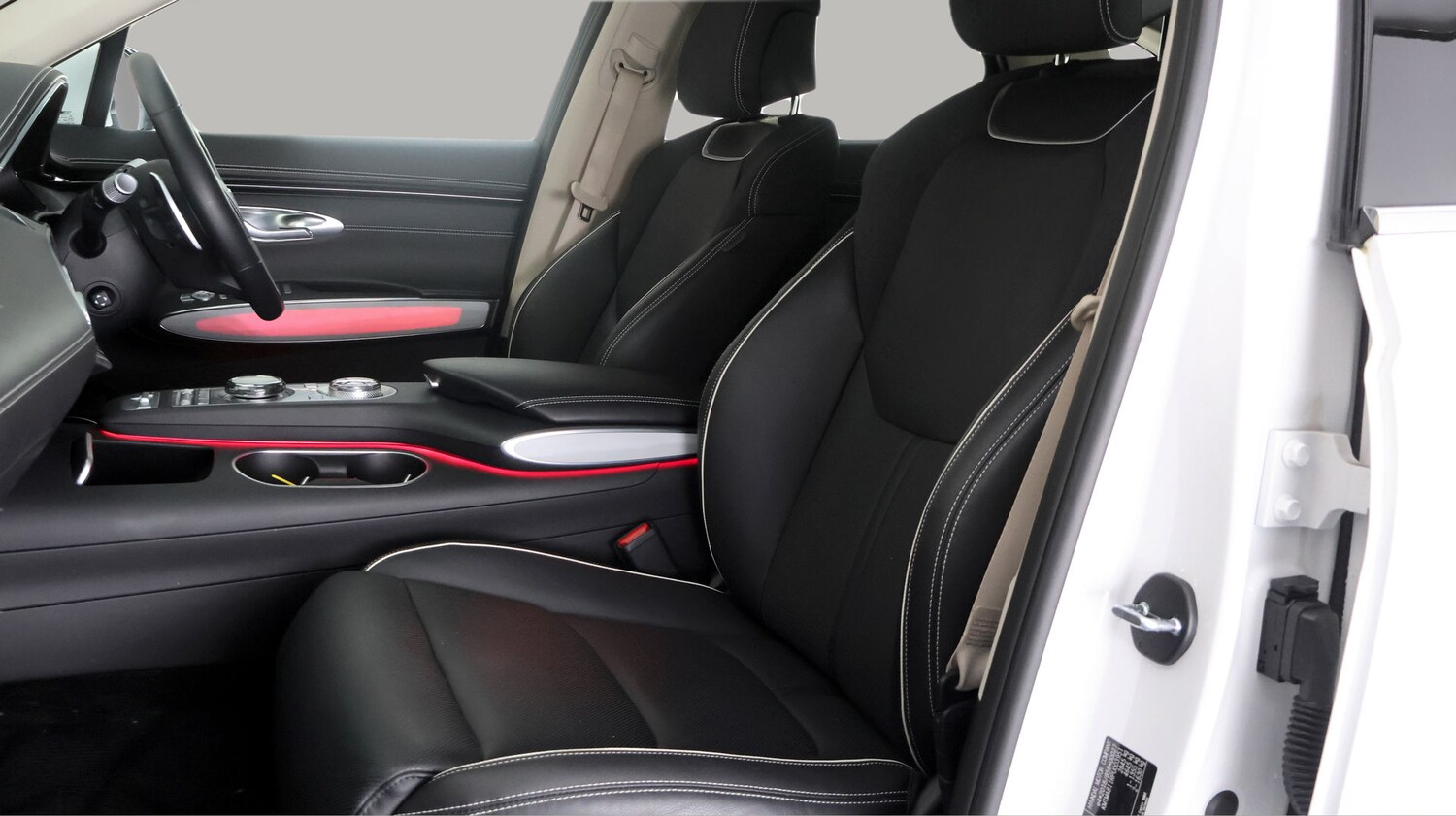 Used Genesis GV70 2023 for sale - 77335939: Photo 14