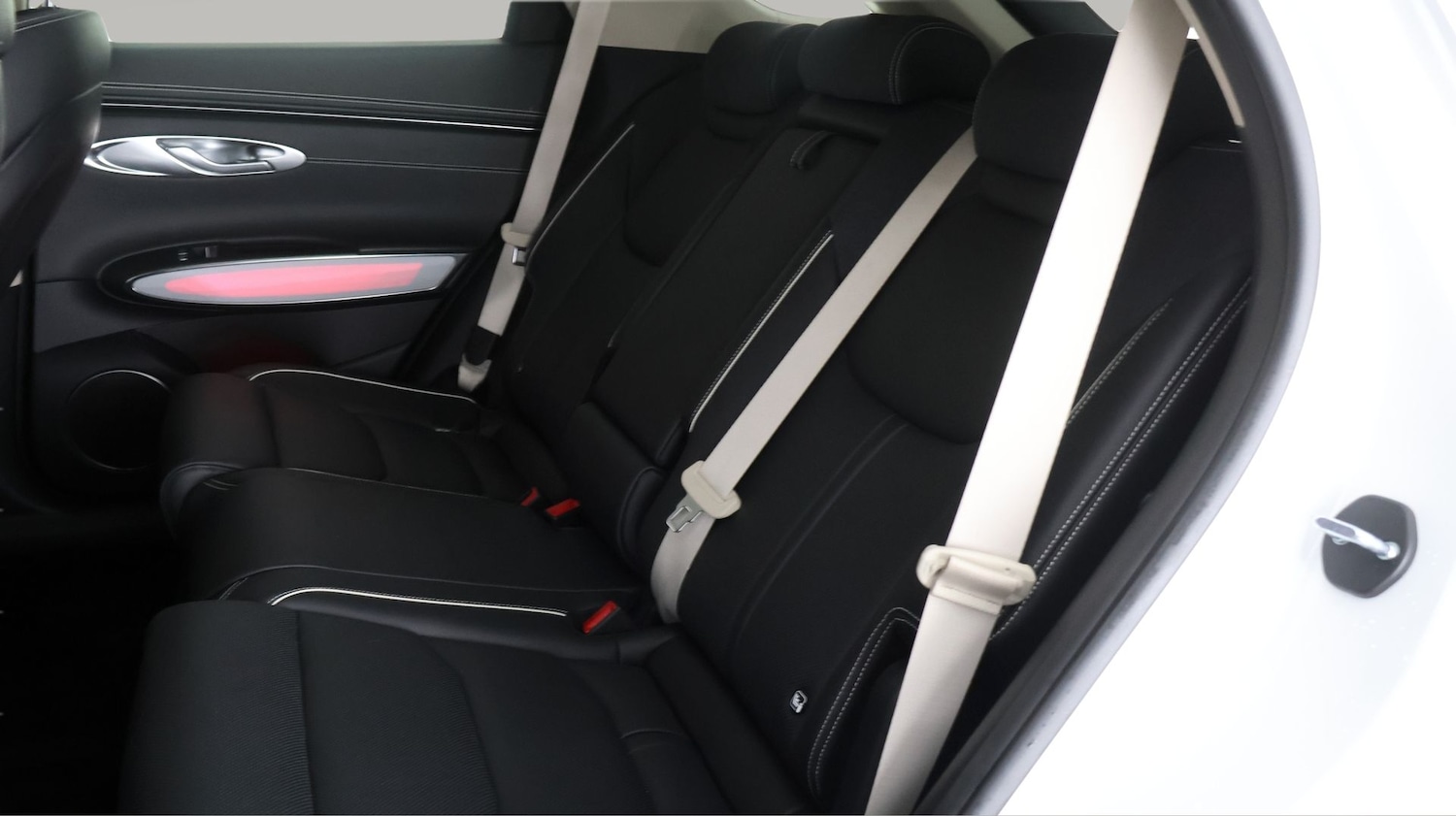 Used Genesis GV70 2023 for sale - 77335939: Photo 16