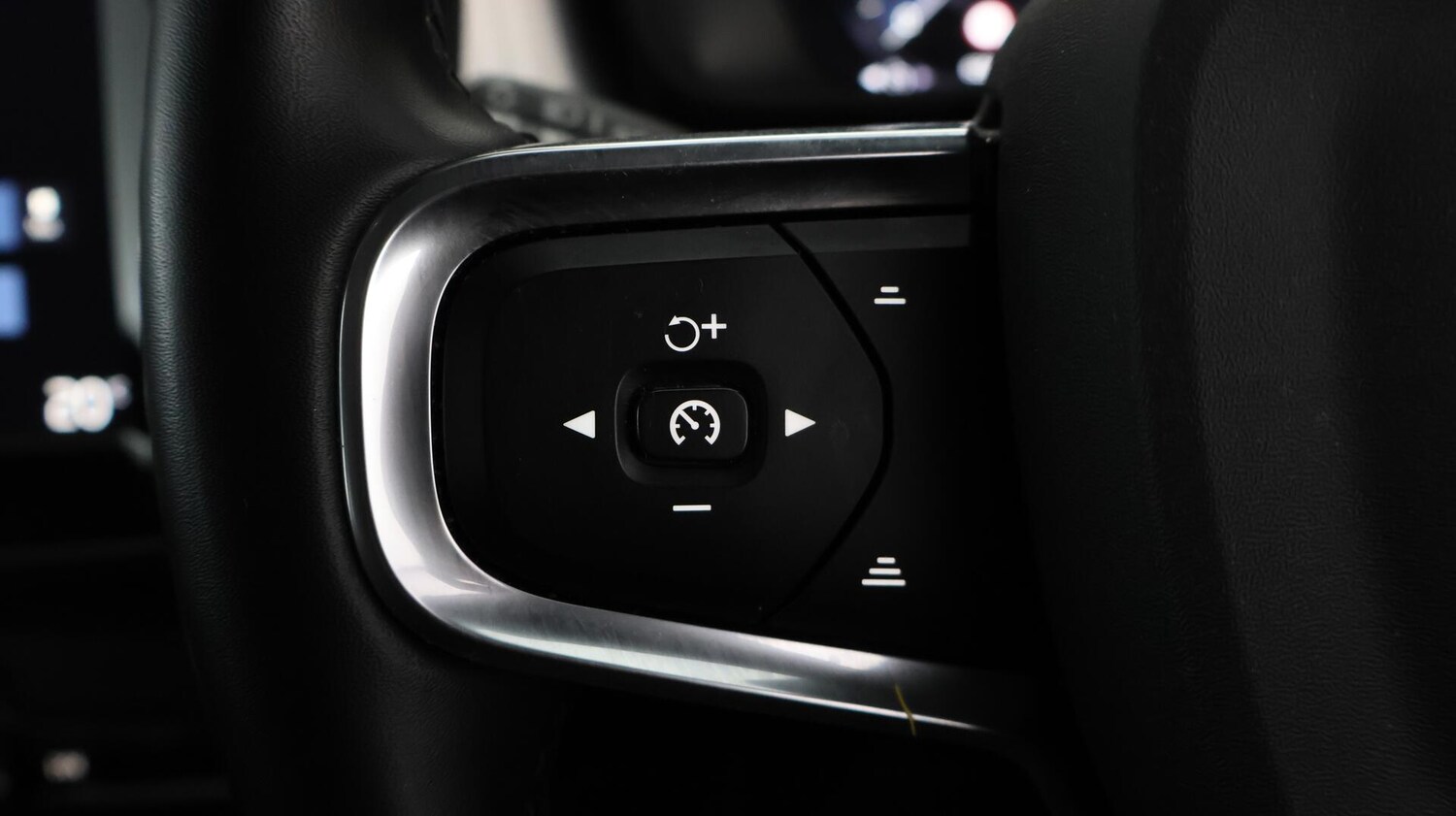 Used Volvo XC40 2022 for sale - 76512066: Photo 23