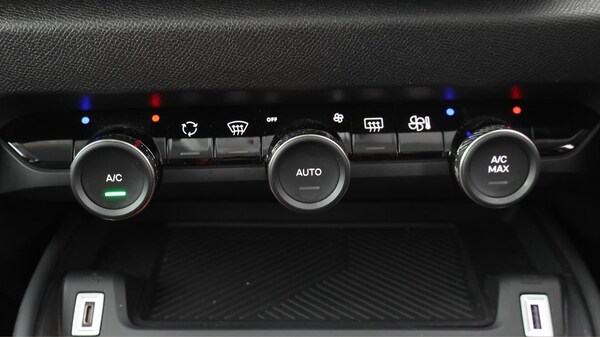 Used Citroen e-C4 for sale - 76247937: Photo 24