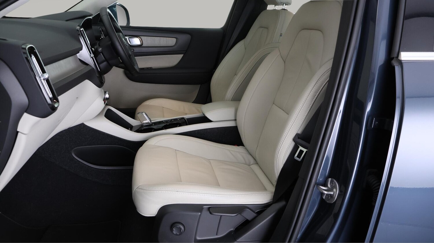 Used Volvo XC40 for sale - 76727567: Photo 14