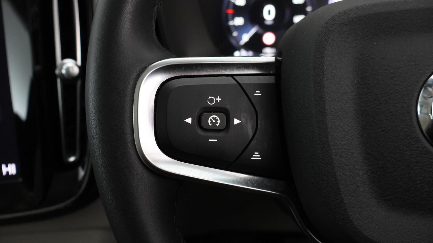 Used Volvo XC40 for sale - 76727567: Photo 22