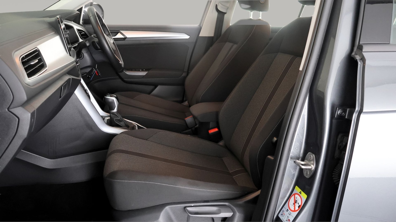 Used Volkswagen T-Roc 2023 for sale - 78046651: Photo 13