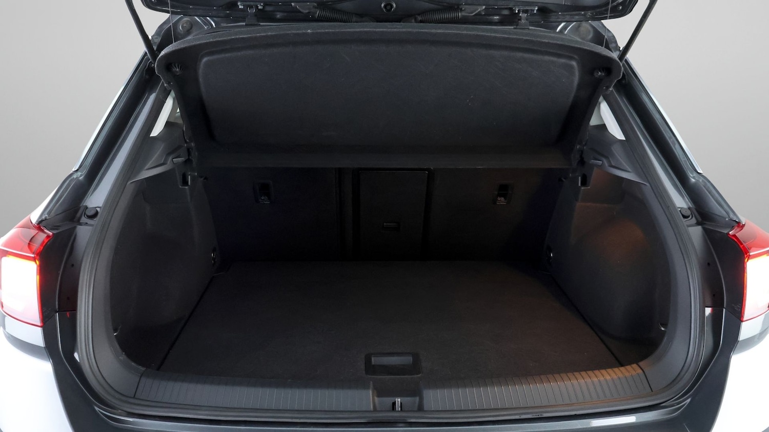 Used Volkswagen T-Roc 2023 for sale - 78046651: Photo 16