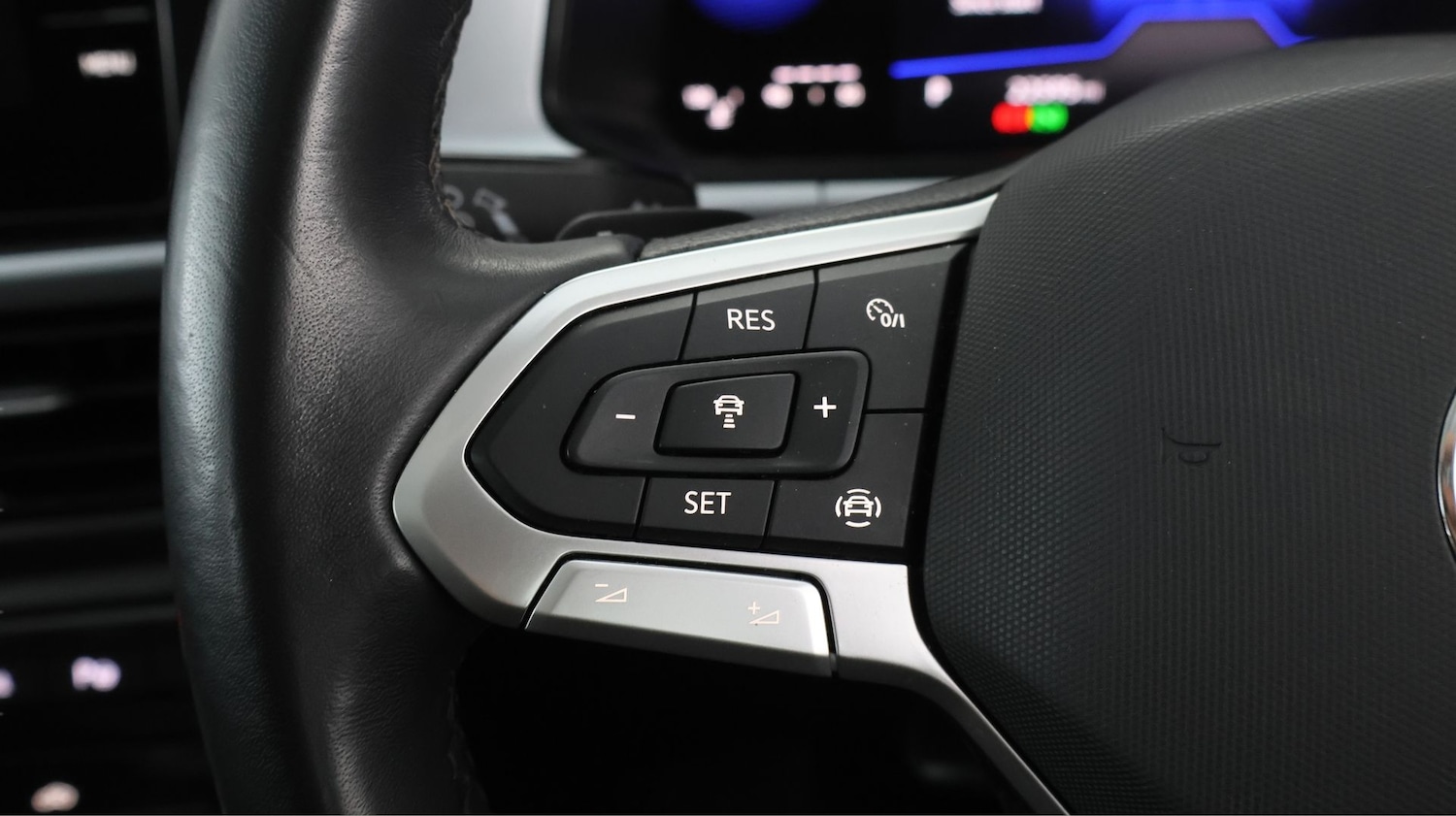 Used Volkswagen T-Roc 2023 for sale - 78046651: Photo 21