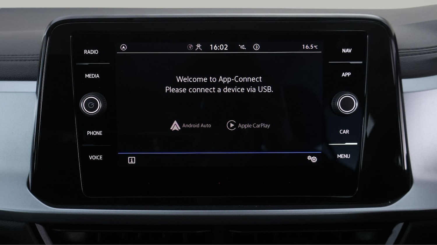 Used Volkswagen T-Roc 2023 for sale - 78046651: Photo 23