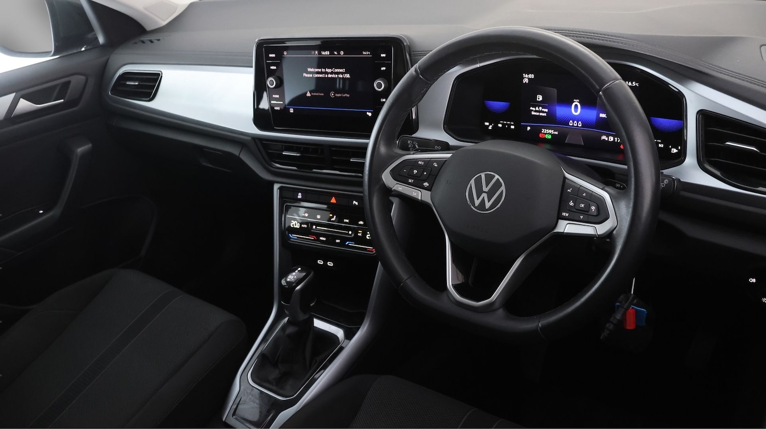 Used Volkswagen T-Roc 2023 for sale - 78046651: Photo 9