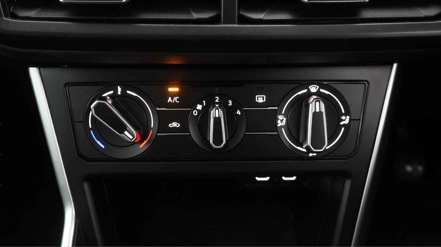 Used Volkswagen Polo 2022 for sale - 77704285: Photo 11