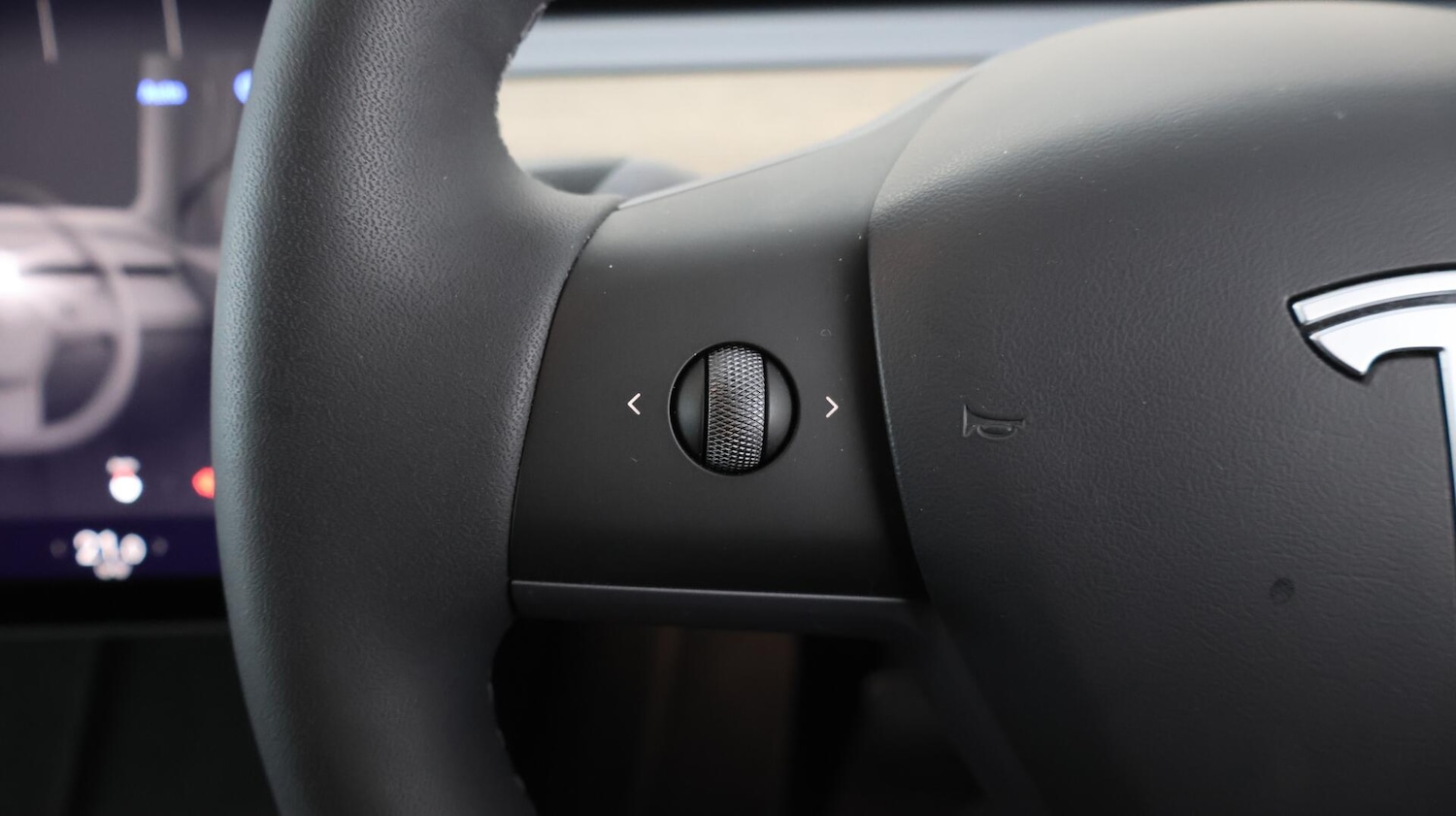Used Tesla Model Y 2023 for sale - 76380602: Photo 22
