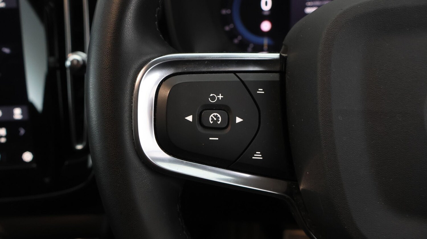 Used Volvo XC40 2022 for sale - 77476073: Photo 22