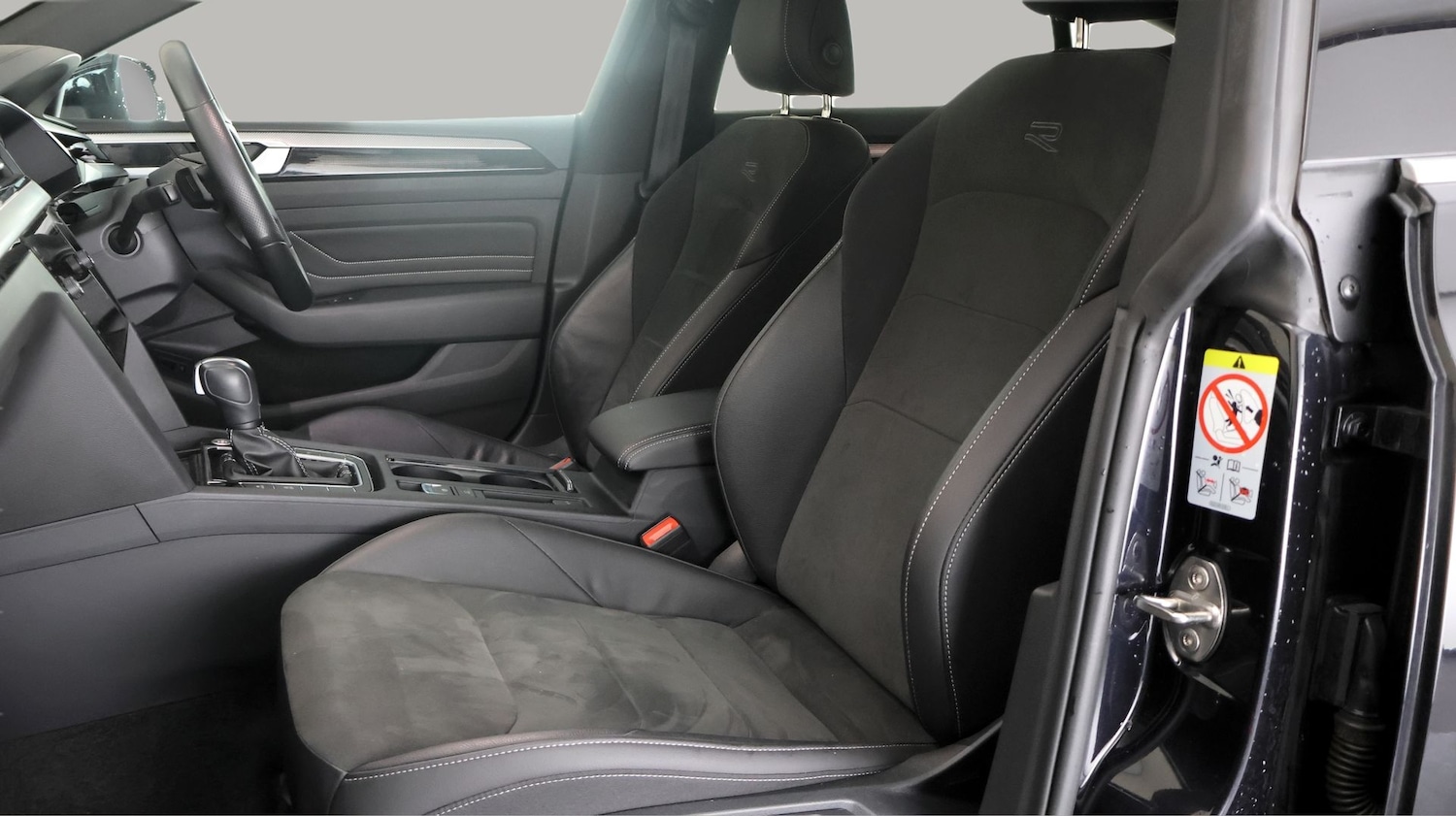 Used Volkswagen Arteon 2023 for sale - 77976159: Photo 14