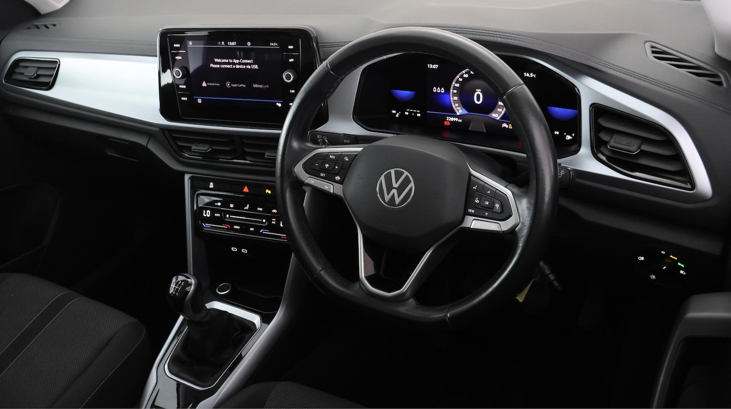 Used Volkswagen T-Roc 2022 for sale - 76166467: Photo 10