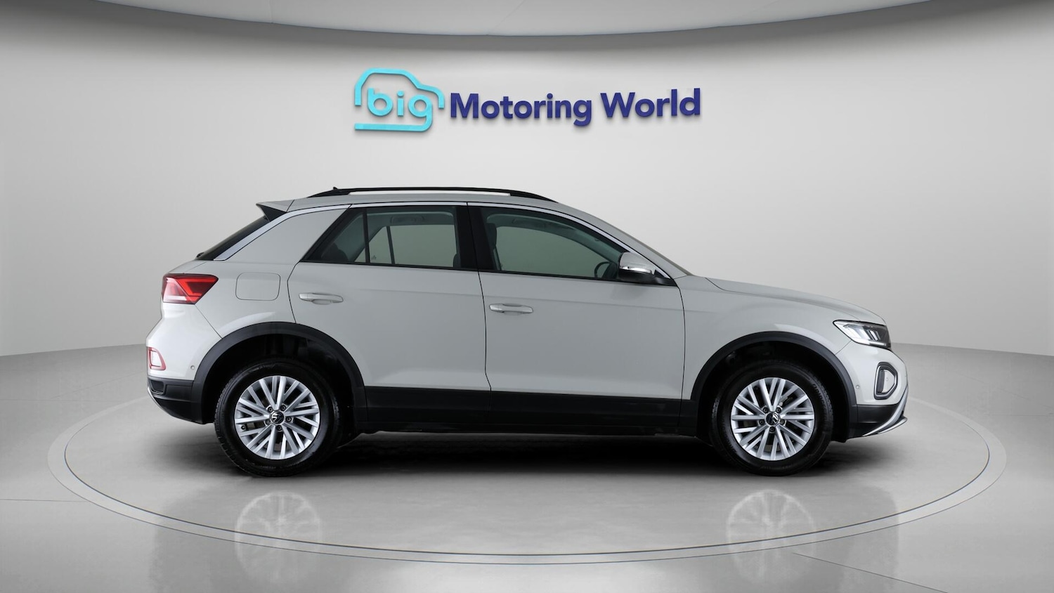 Used Volkswagen T-Roc 2022 for sale - 76166467: Photo 9