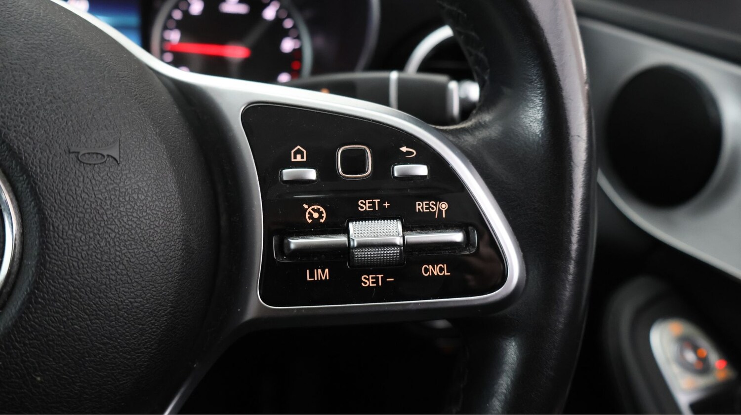 Used Mercedes-Benz C Class 2019 for sale - 77525229: Photo 24