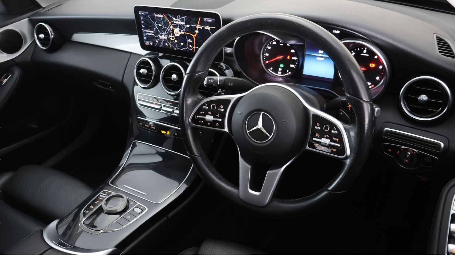 Used Mercedes-Benz C Class 2019 for sale - 77525229: Photo 9