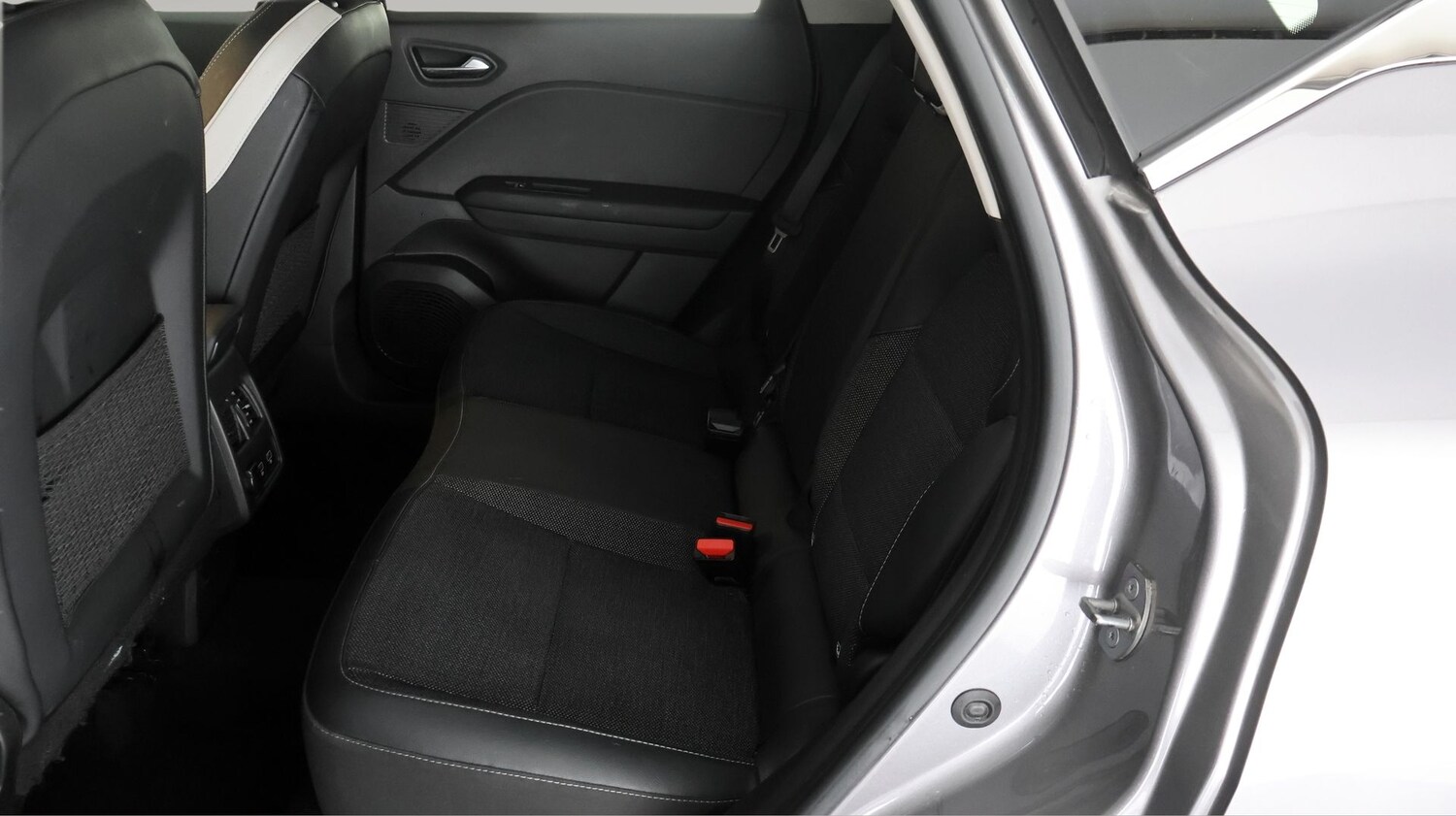 Used Renault Captur 2023 for sale - 78207244: Photo 15