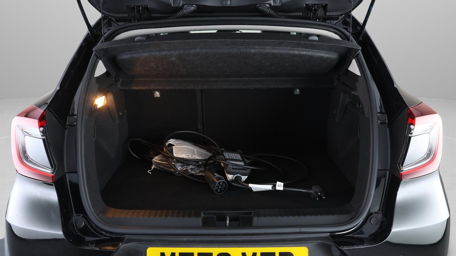 Used Renault Captur 2023 for sale - 76425549: Photo 17