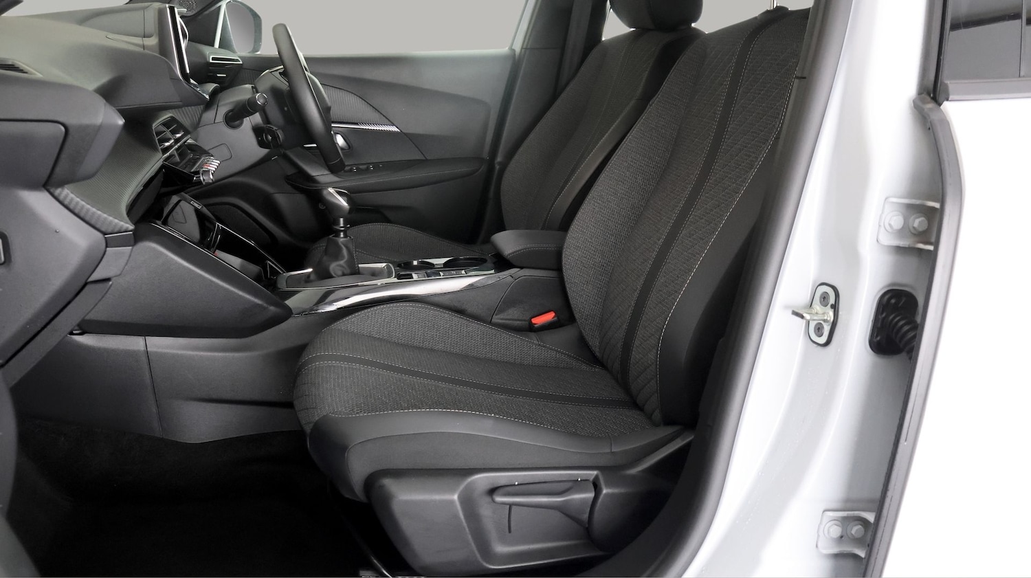 Used Peugeot 2008 2024 for sale - 77708511: Photo 13