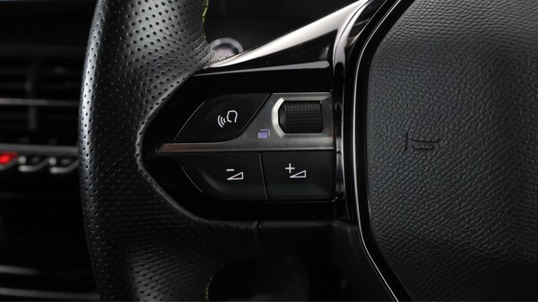 Used Peugeot E-2008 2021 for sale - 76283932: Photo 24