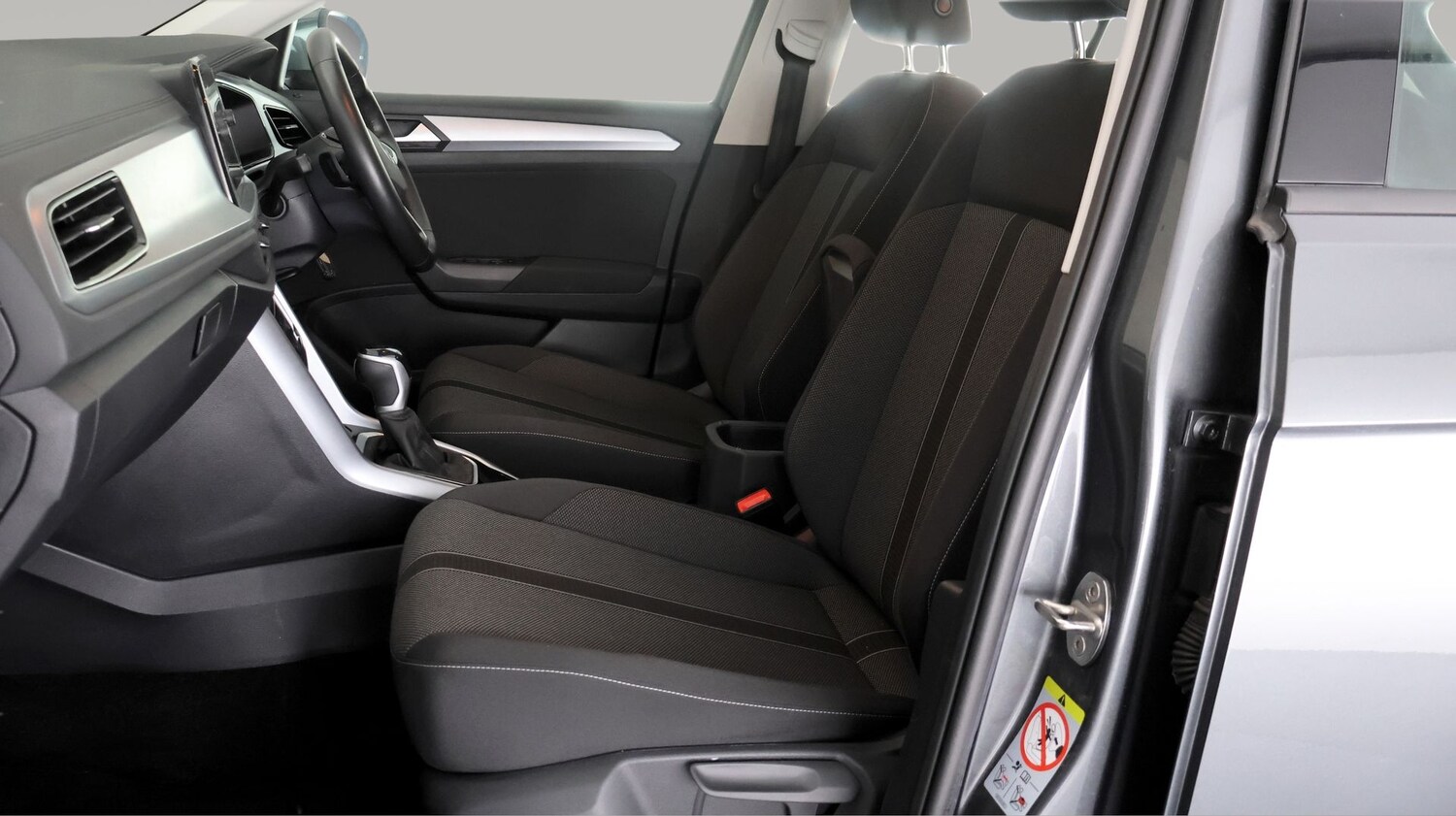 Used Volkswagen T-Roc 2022 for sale - 77367530: Photo 13