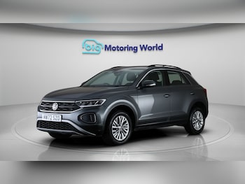 Used Volkswagen T-Roc 2022 for sale - 77367530: Photo