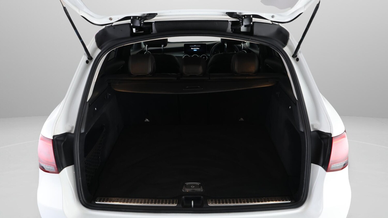 Used Mercedes-Benz GLC 2019 for sale - 76657693: Photo 18