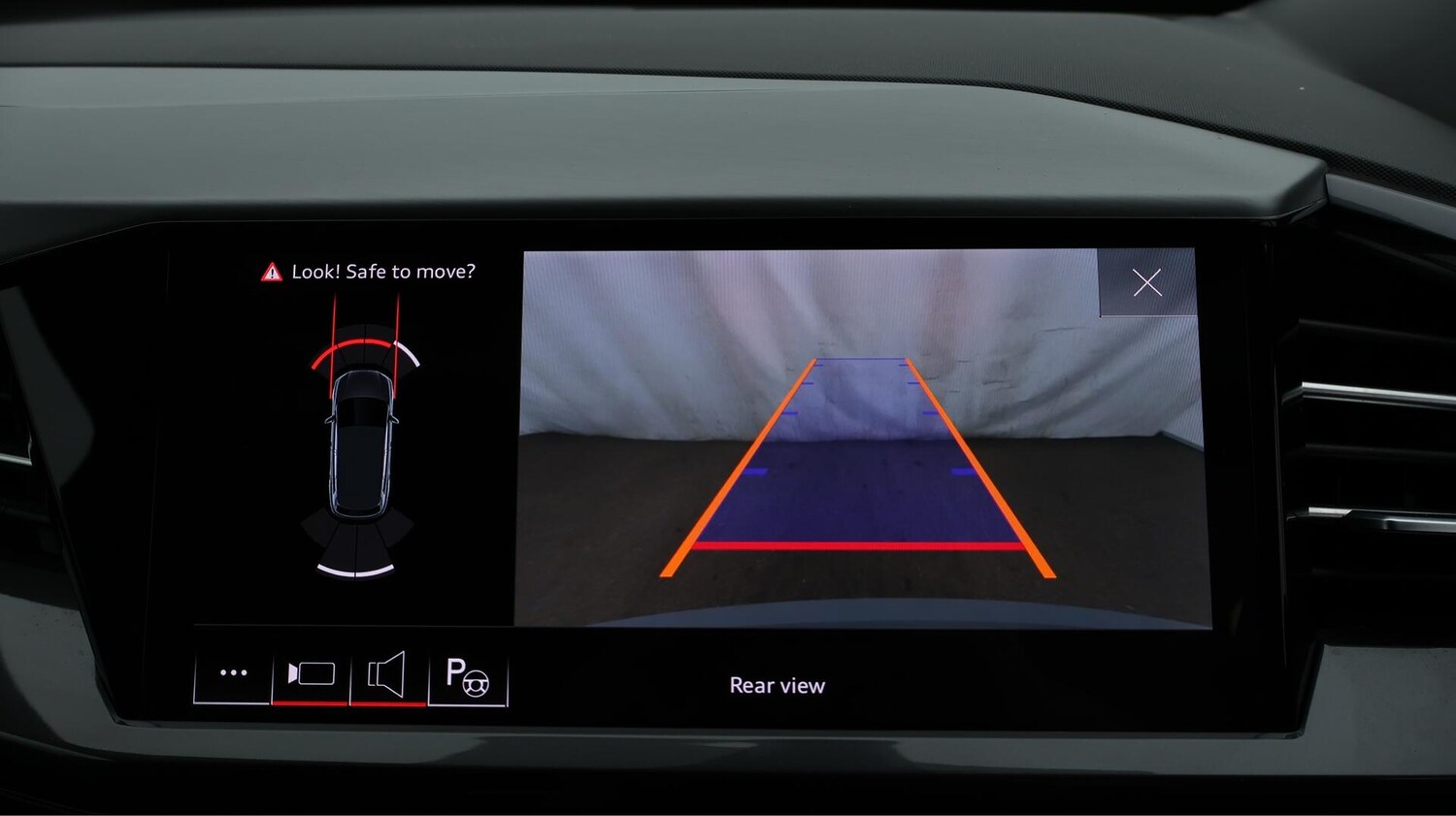 Used Audi Q4 e-tron 2022 for sale - 76484471: Photo 23