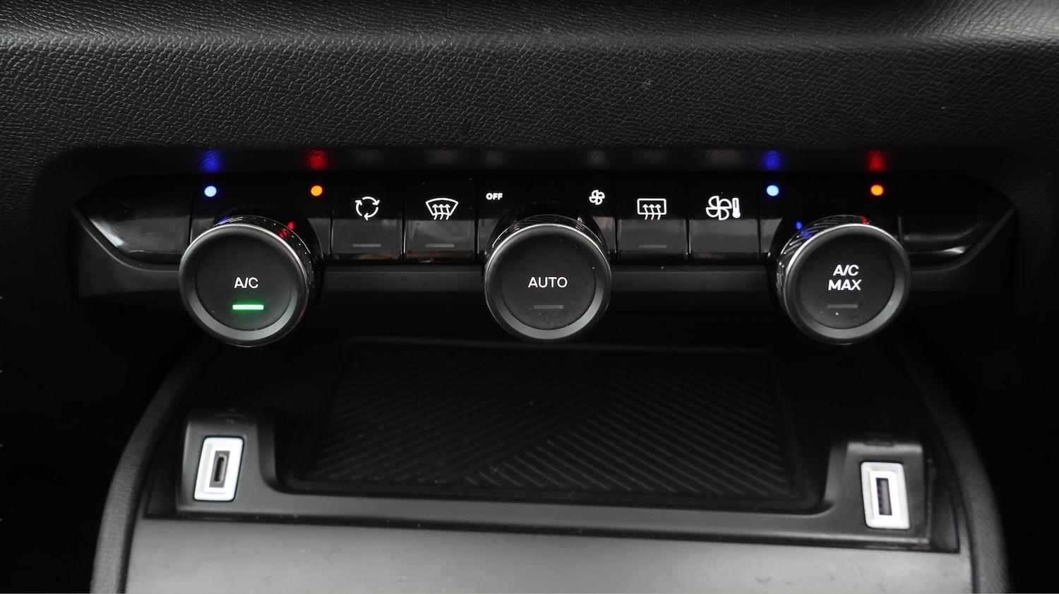 Used Citroen C4 X 2024 for sale - 77620763: Photo 11