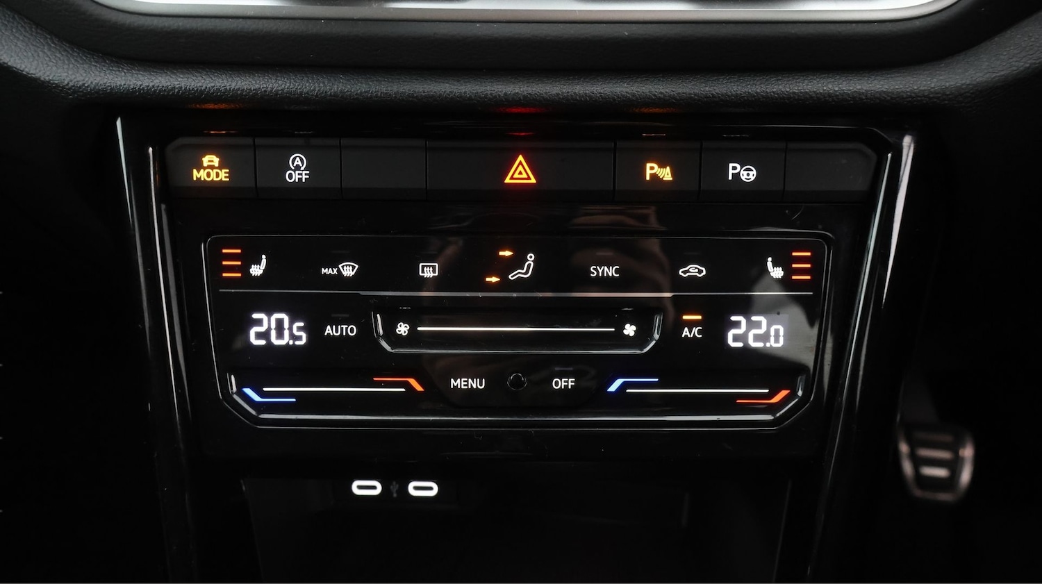 Used Volkswagen T-Roc 2024 for sale - 77976167: Photo 11