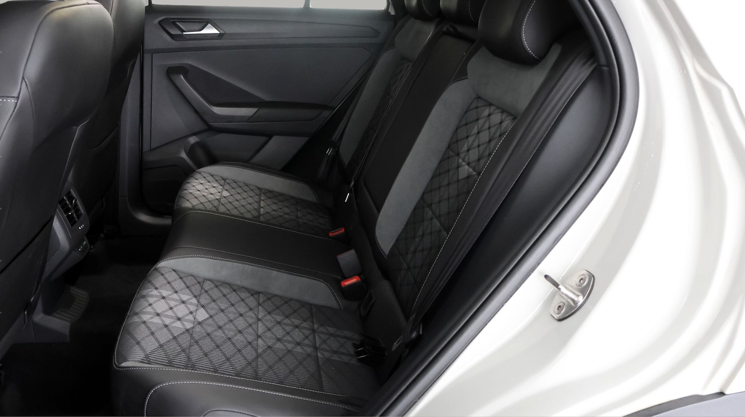 Used Volkswagen T-Roc 2024 for sale - 77976167: Photo 15