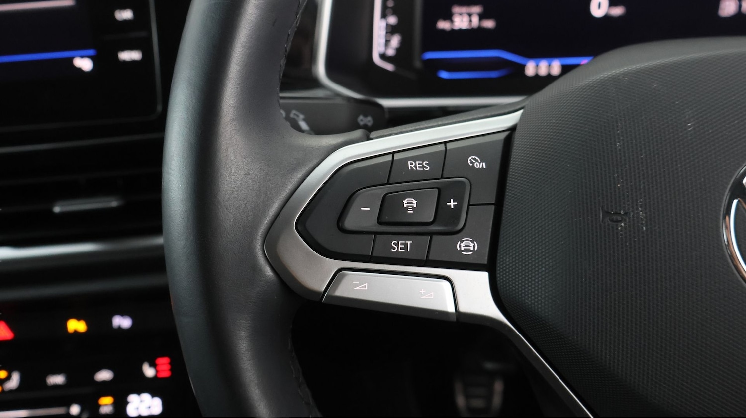 Used Volkswagen T-Roc 2024 for sale - 77976167: Photo 21