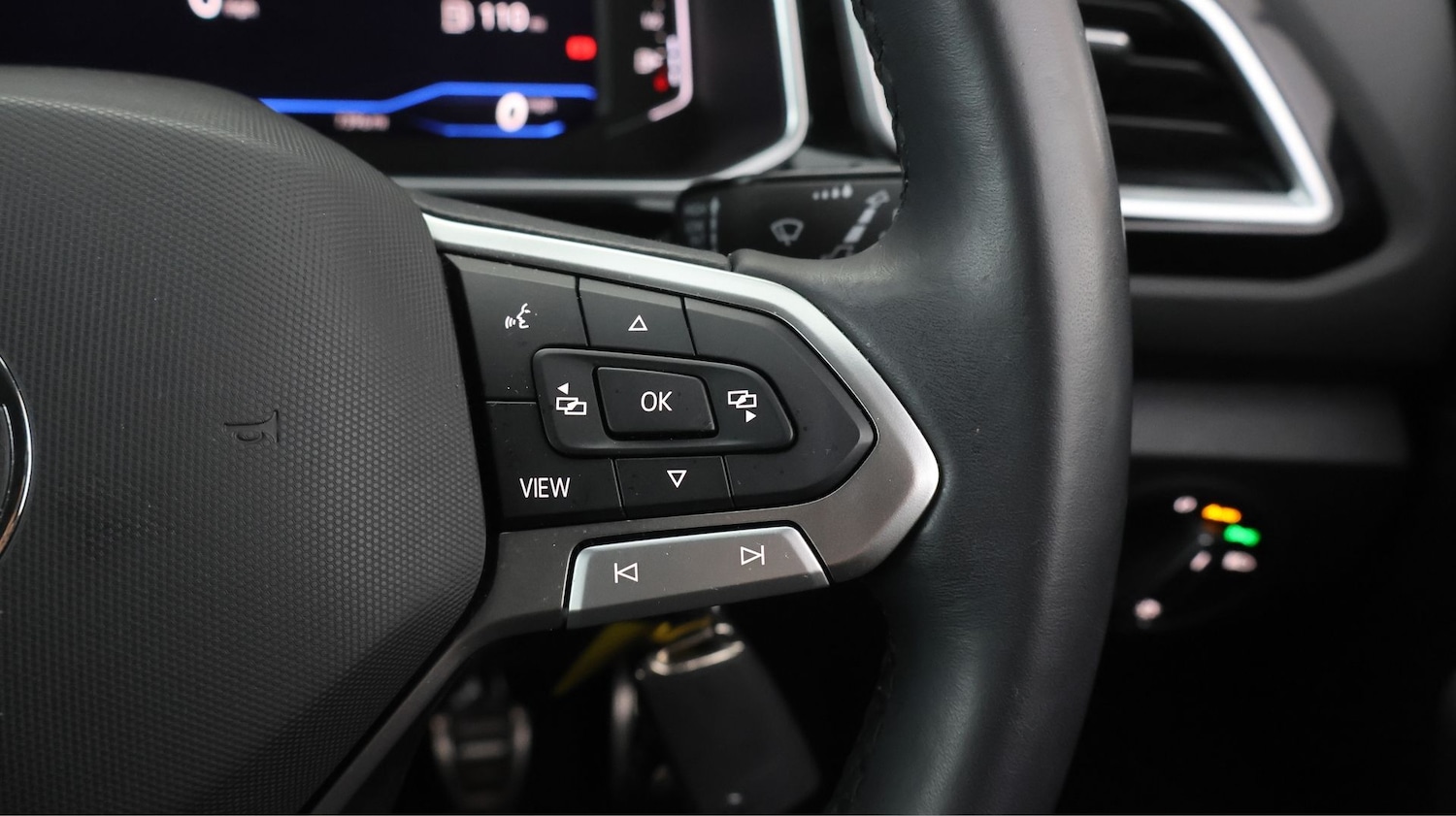 Used Volkswagen T-Roc 2024 for sale - 77976167: Photo 24