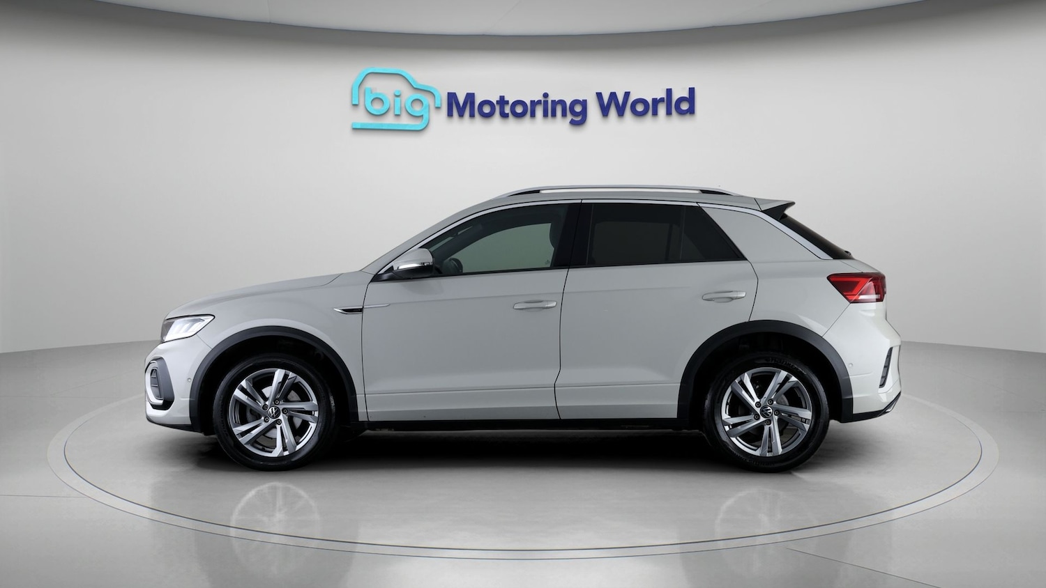 Used Volkswagen T-Roc 2024 for sale - 77976167: Photo 4