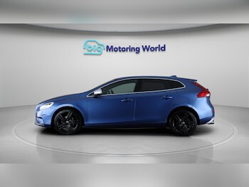 Used Volvo V40 2018 for sale - 75781144: Photo