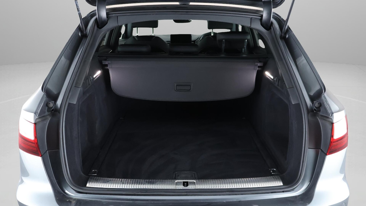 Used Audi A4 Avant 2021 for sale - 76247780: Photo 17