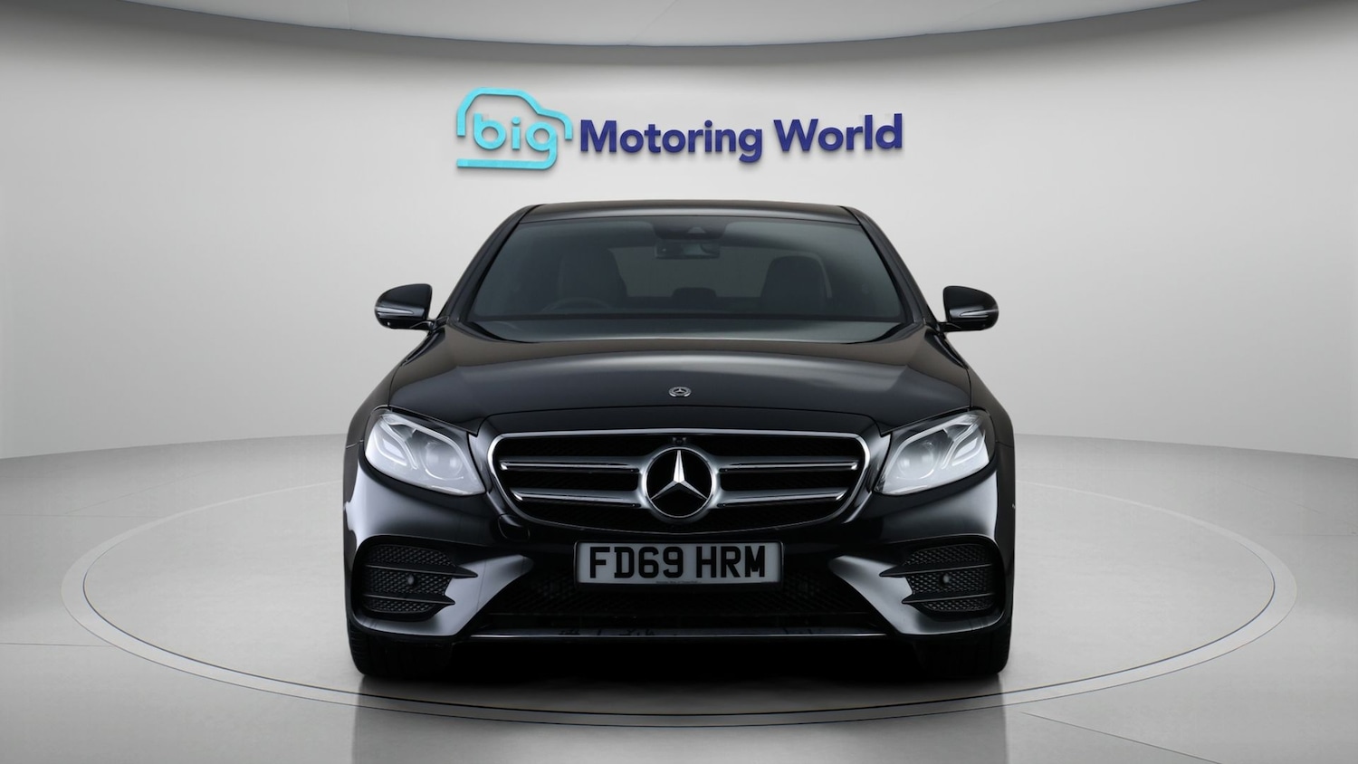 Used Mercedes-Benz E Class for sale - 77216418: Photo 2