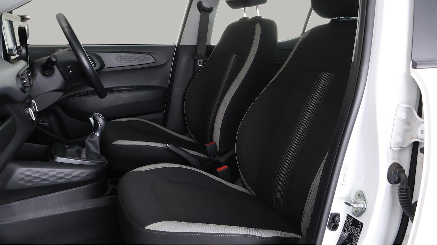 Used Hyundai i10 2022 for sale - 76666702: Photo 15