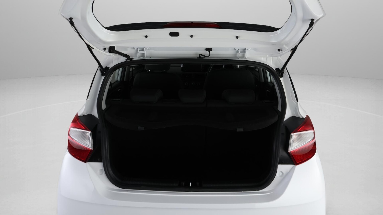 Used Hyundai i10 2022 for sale - 76666702: Photo 18