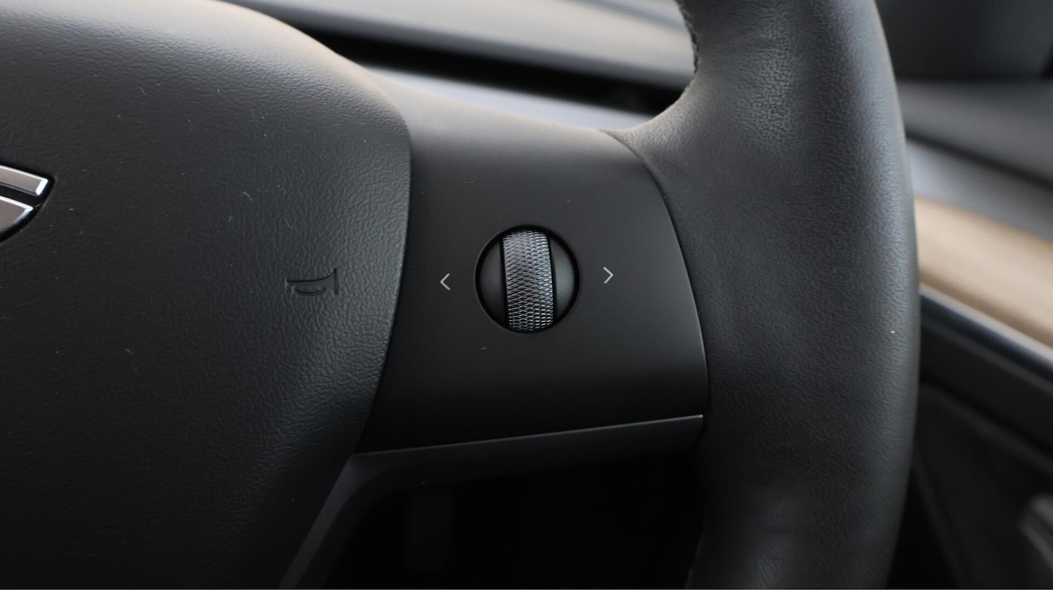 Used Tesla Model 3 2021 for sale - 76166832: Photo 26