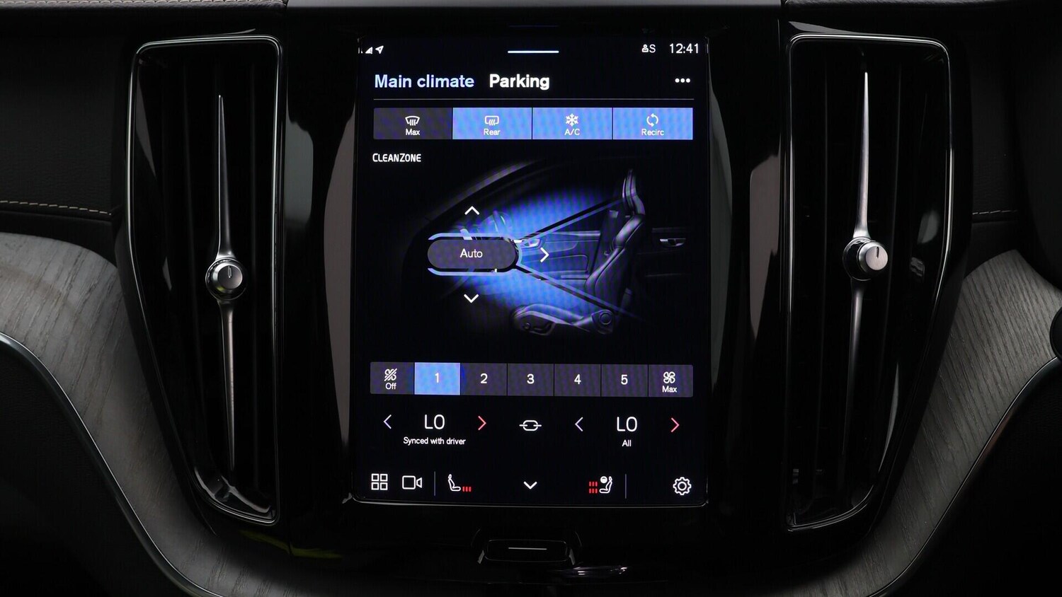 Used Volvo XC60 2023 for sale - 76759629: Photo 13