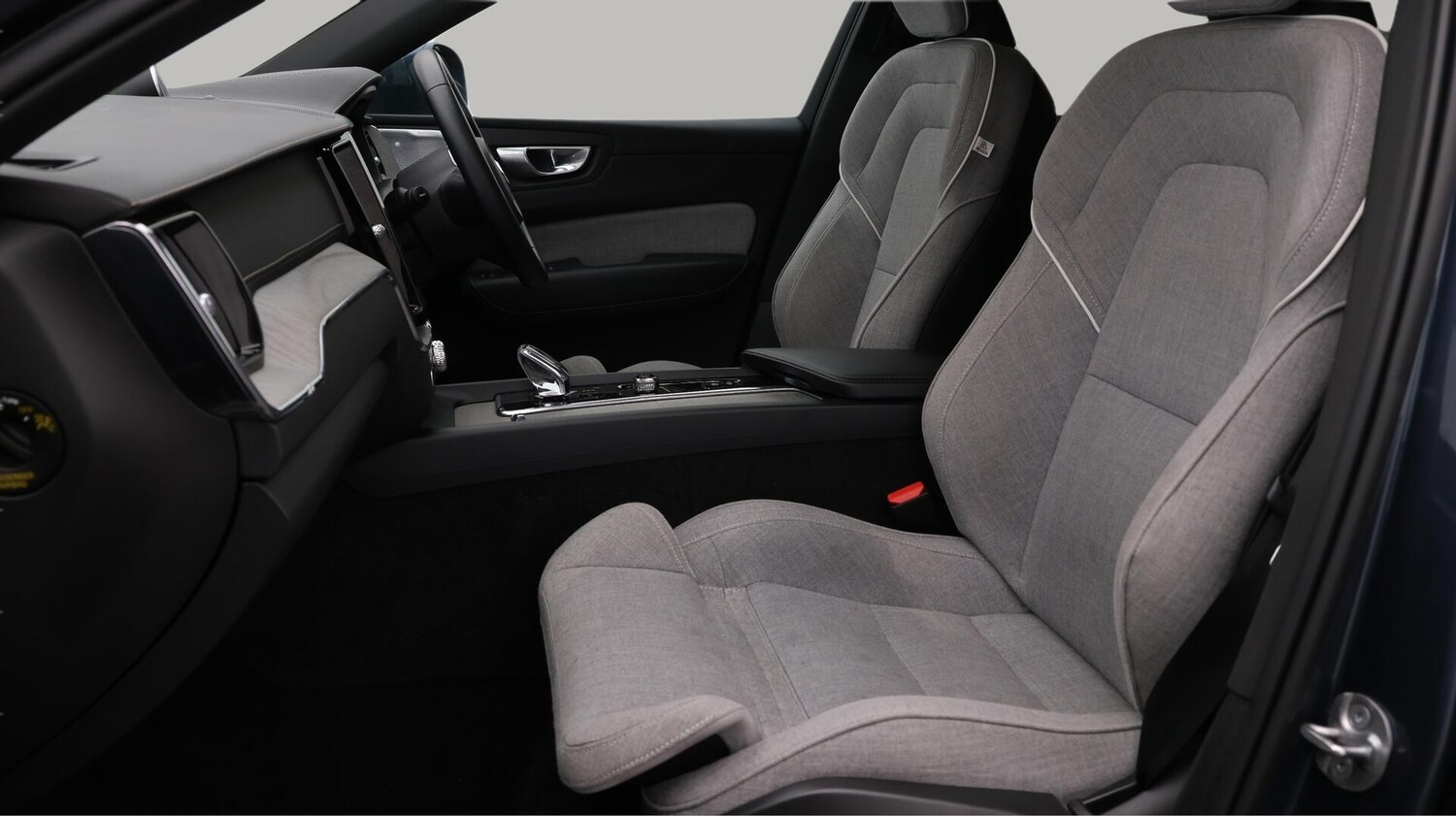 Used Volvo XC60 2023 for sale - 76759629: Photo 15