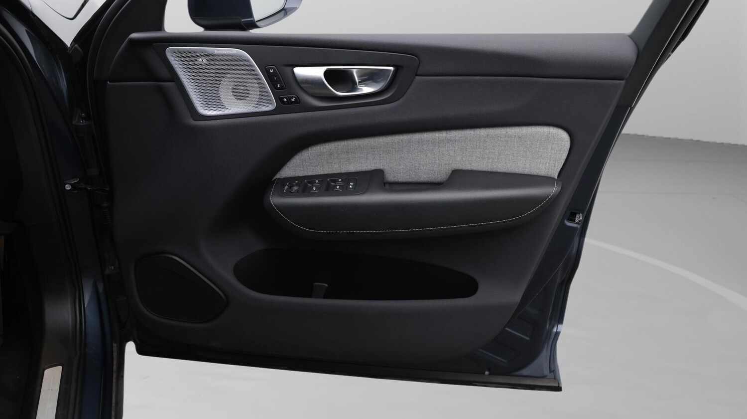 Used Volvo XC60 2023 for sale - 76759629: Photo 16