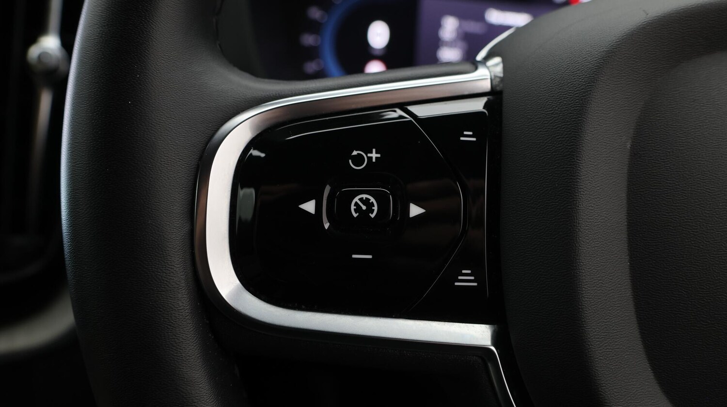 Used Volvo XC60 2023 for sale - 76759629: Photo 24