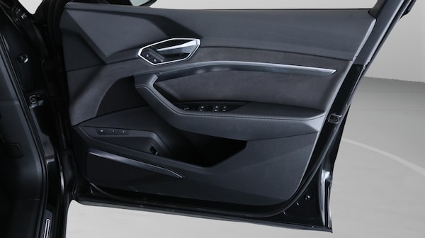 Used Audi e-tron 2021 for sale - 76247036: Photo 16